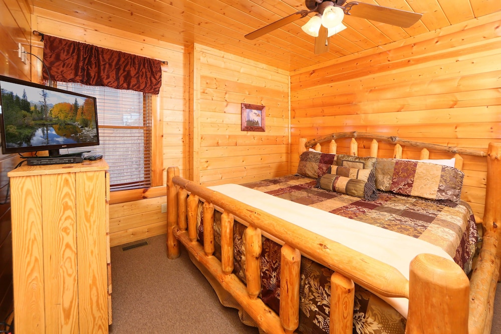 Rising Eagle Lodge by RedAwning