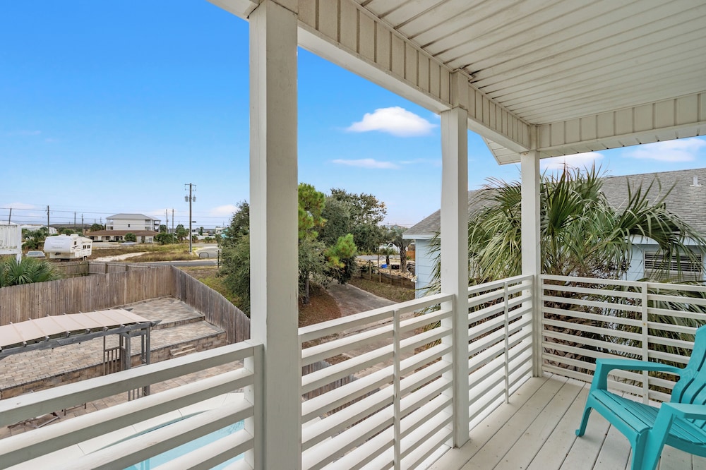 Spacious 4-bed, 3-bath Beach House Sleeps 12 for the Perfect Getaway