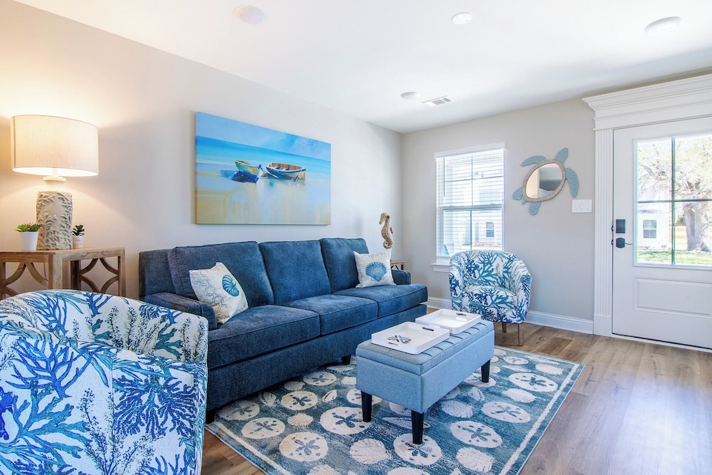 Stylish, Brand NEW 3 Bed Cottage, Beach Front, DOG Friendly!