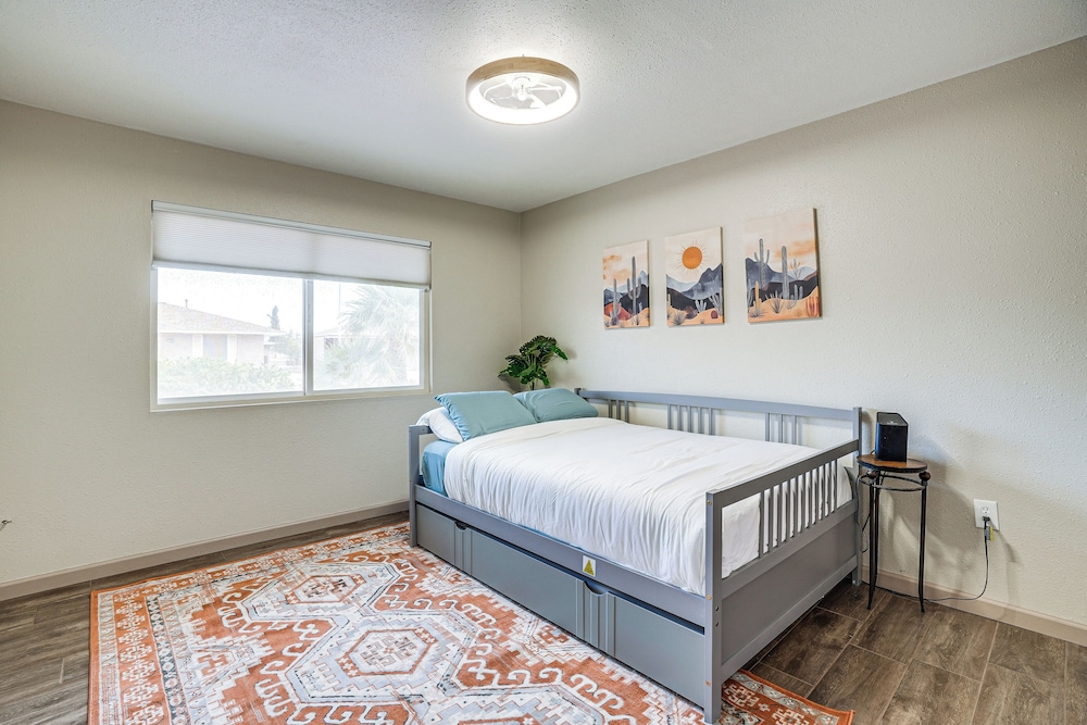 Close to Golf: Sun City Escape w/ Furnished Porch!