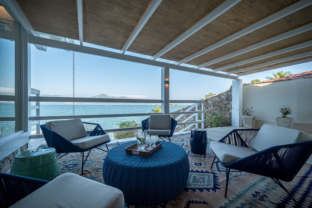 Angra - Mombaça | Mansão Espetacular Beira-Mar, 7 Suites - por Casapē Rio