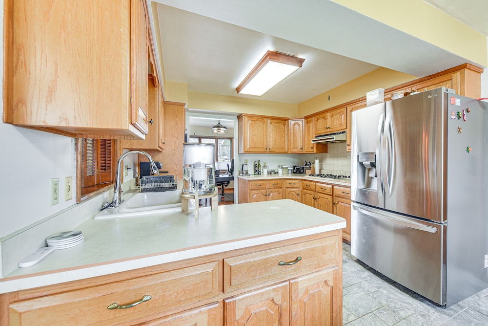 Convenient Racine Home: 4 Mi to Lake Michigan! - Property Image 23