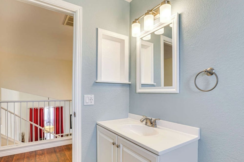 4BR Home w/ Private Pool, Patio & Grill