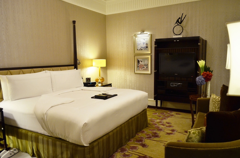 Fairmont Peace Hotel on the Bund 86