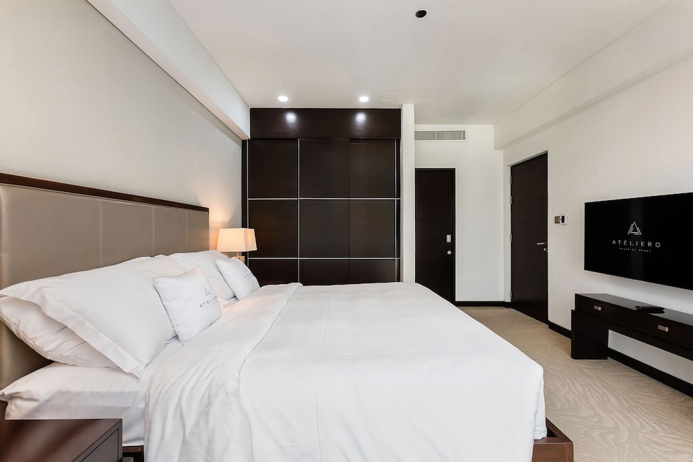 Marriott 1BR Apartment with Marina View