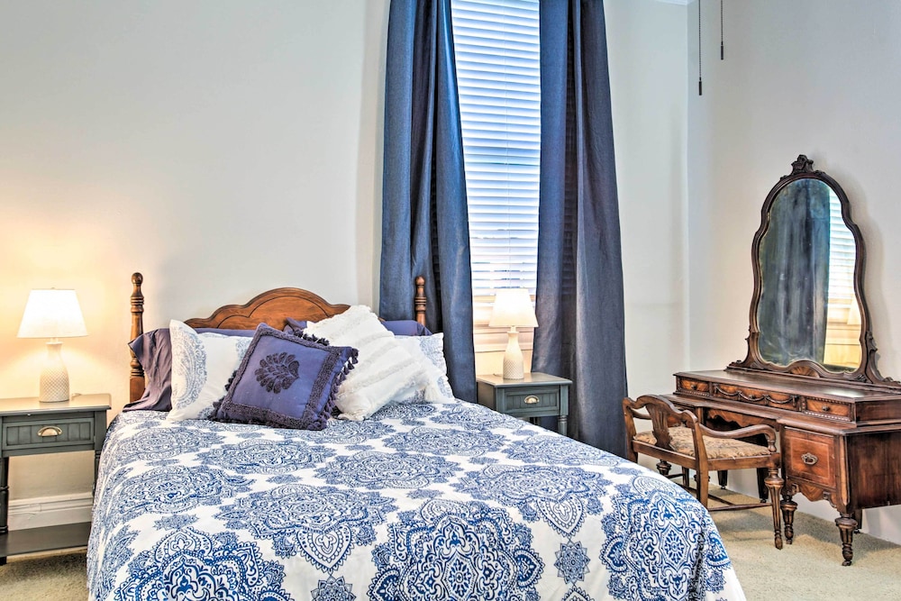 Historic Townhome - 2 Mi to French Quarter!
