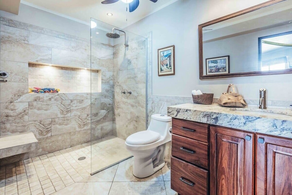 Ocean View 2Br Condo-balcony-beach-pool - 805