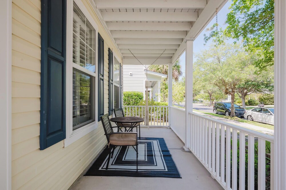 Saltee Cove Coastal Getaway - Charming 3 Bedroom/2.5 Bath Lowcountry Cottage