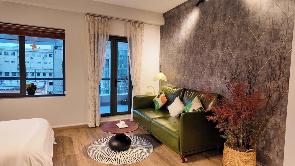 1 BR Nguyen Hue Walking St Bitexco