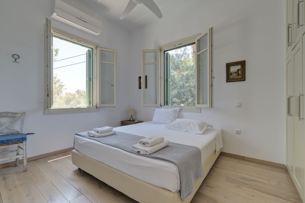 Ouzo Traditional House with private pool photo 4