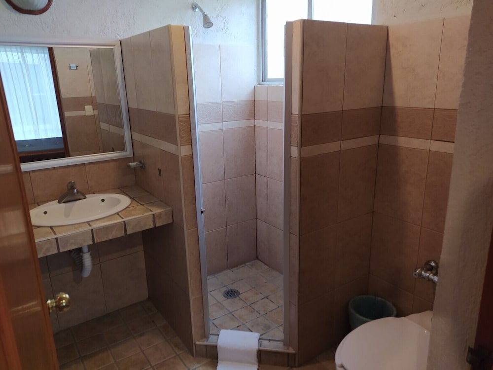 Pachuca Vacations - Hotel Universitario UAEH - Property Image 10
