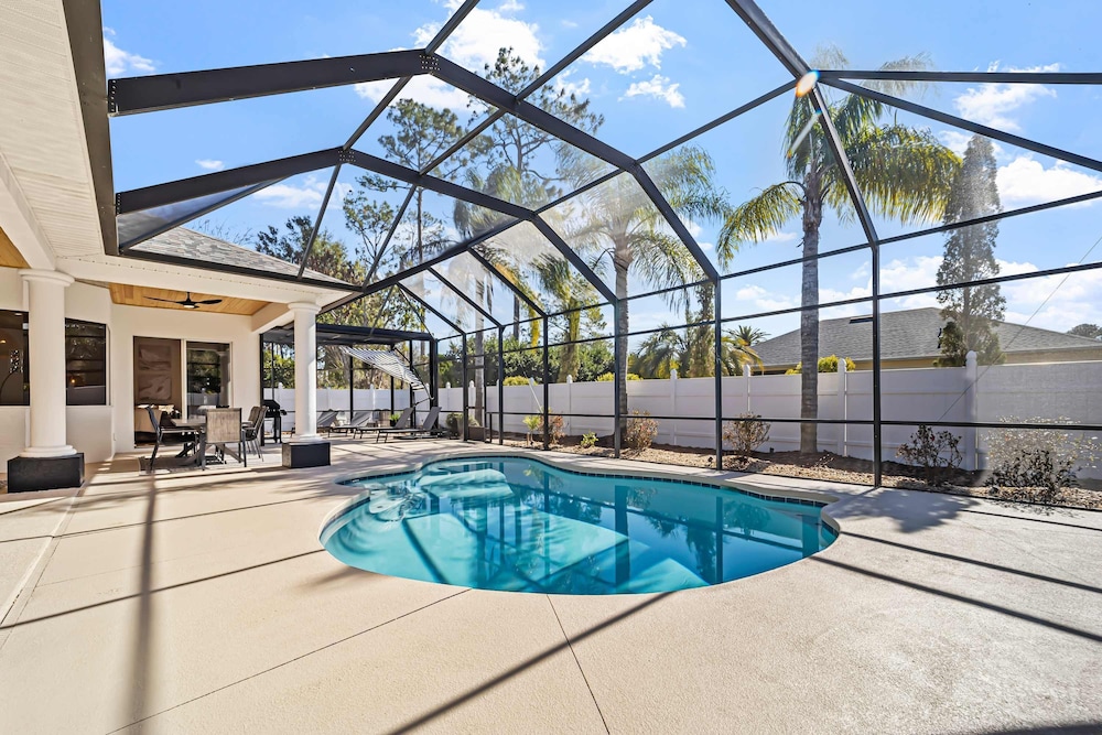 Luxury Retreat With Pool in Palm Coast