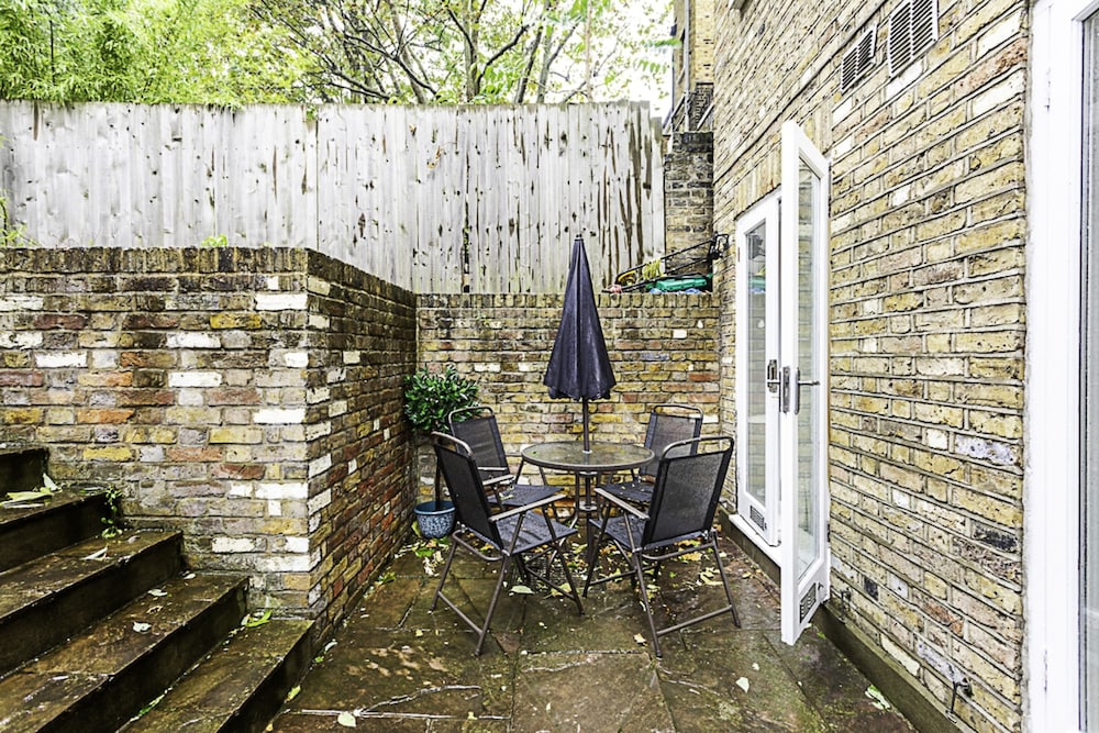 outdoor bbq area