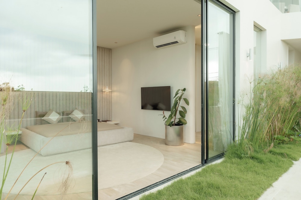 Lux Retreat 4BR Ocean Villa in Uluwatu