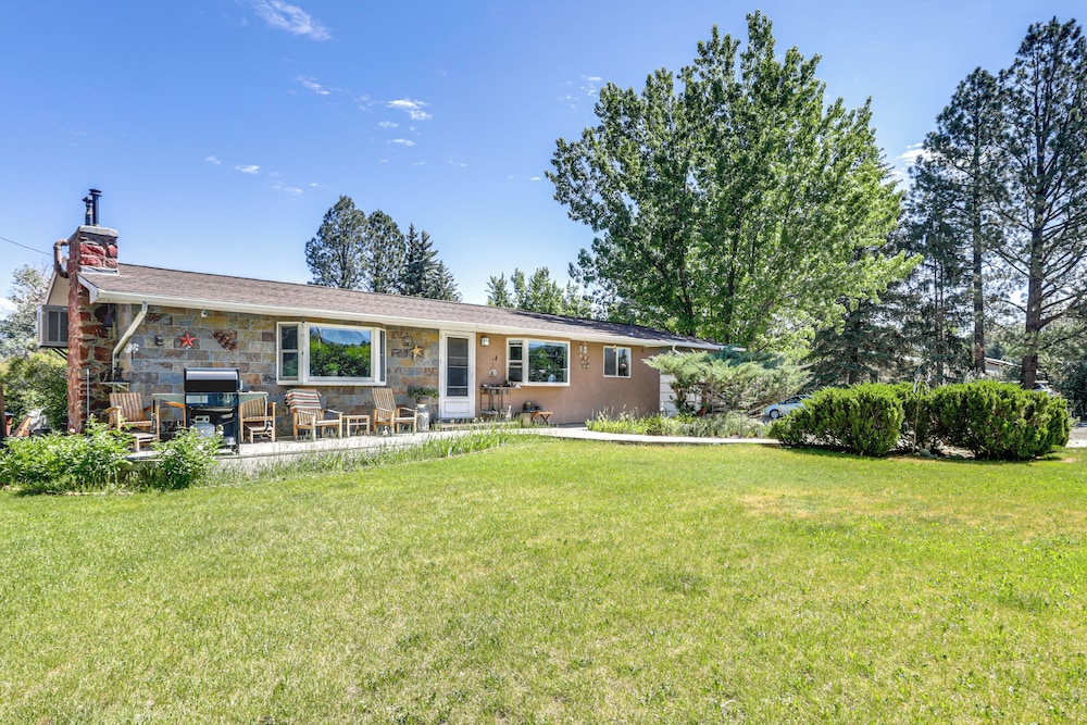 Walk to Main St: Carbondale Apt w/ Shared Patio