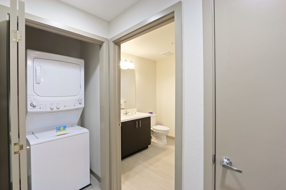 Global Luxury Suites Sunnyvale North - Property Image 4