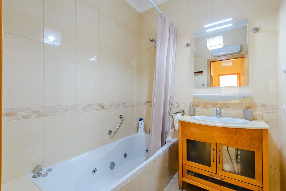 BnB Homes Apartment With Sea View Terrace 2 Pools photo 4