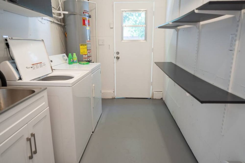 Disneyland Renovated 3BR Fullerton House w Garage Fenced Yard p56