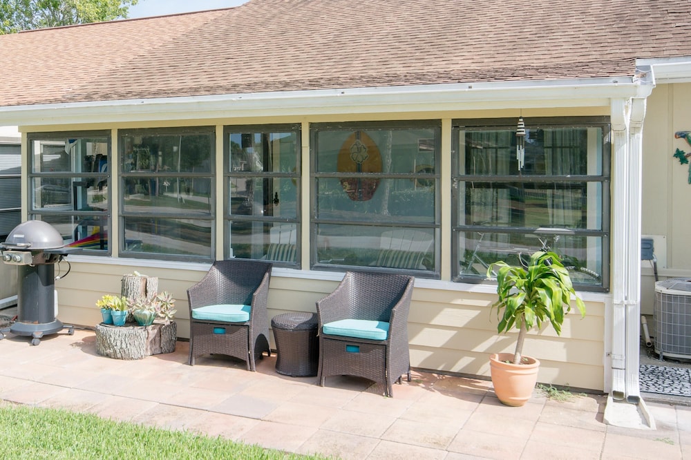 Charming Home Looks out Onto Hidden Lakes Golf Course 1152f view 2