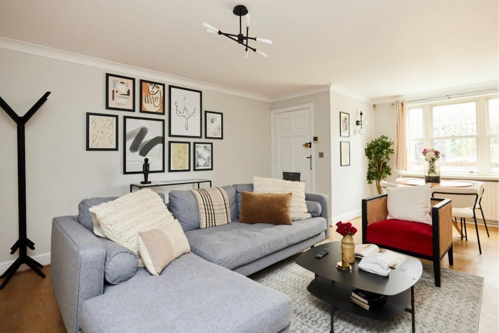 The Putney Getaway - Bewitching 1bdr Flat With Patio
