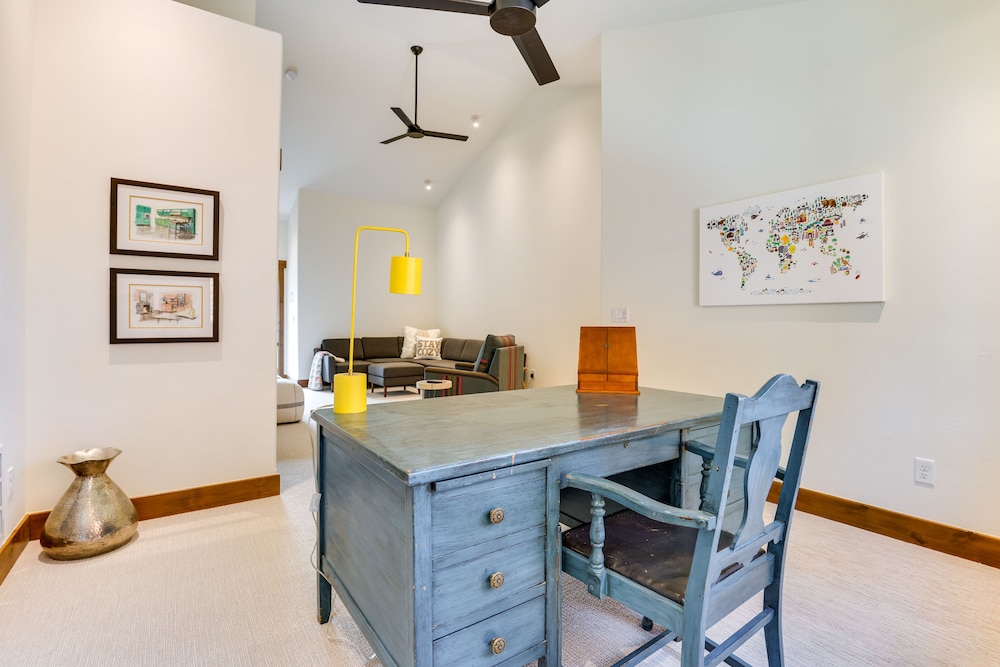 Mountain Views: Luxurious Grand Lake Escape! view 5