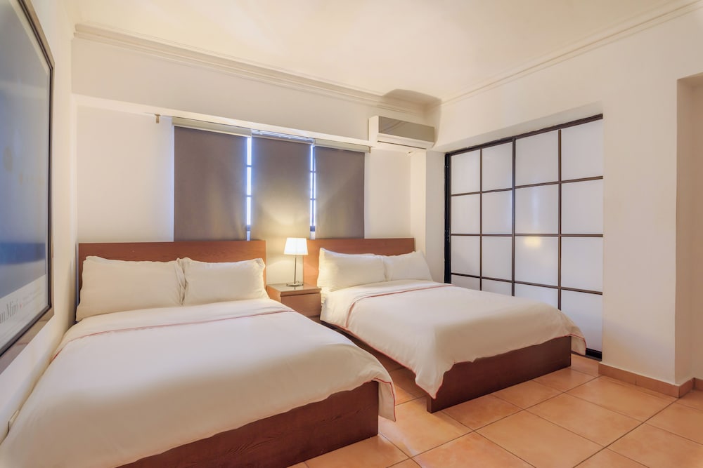 Apartment in Bella Vista Sleeps 10