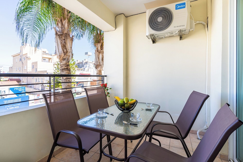 Apollo 2-Bedroom Apartment in Larnaca
