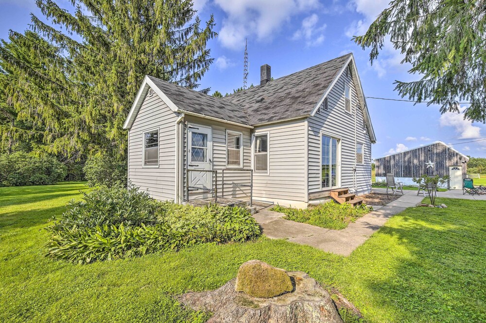 Eclectic Ladysmith Hideaway: Hike and Hunt! view 3
