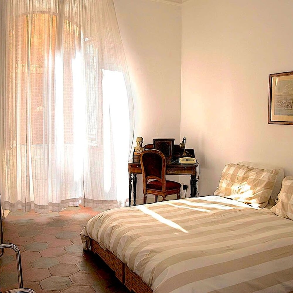 Rome With a Garden Delightful 1 Bedroom Apartment With Private Garden in Historic Trastevere