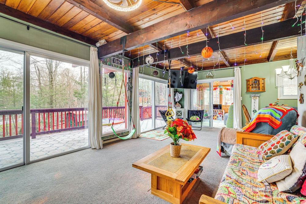 Family Friendly: Streamside Retreat in The Hideout