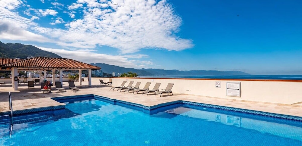 Ocean View 2Br Condo-balcony-beach-pool - 212