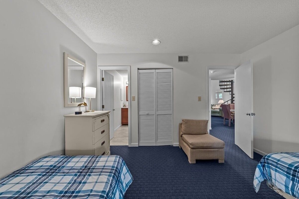 Heron Pointe C12 2 Bedroom Condo