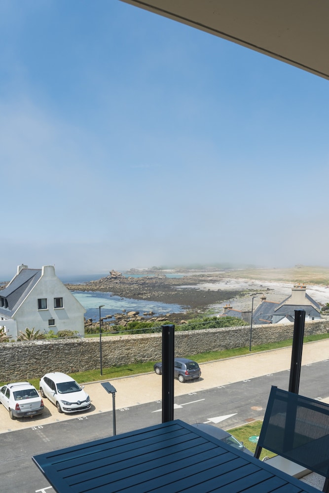 Apartment in Porspoder Near Plage du Bourg