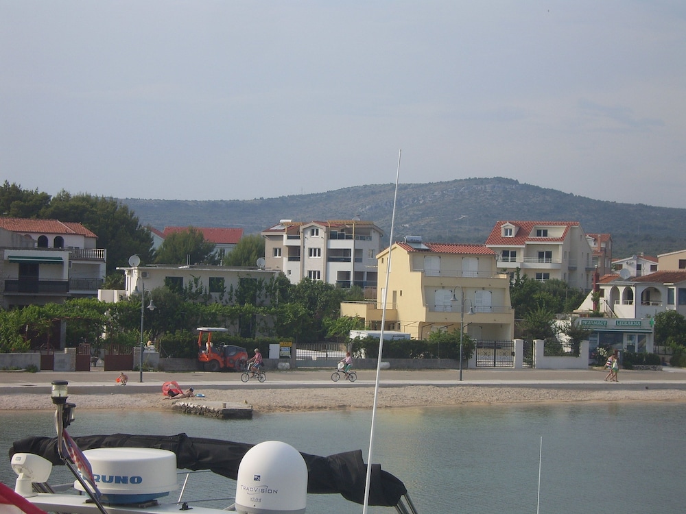 Photo 56