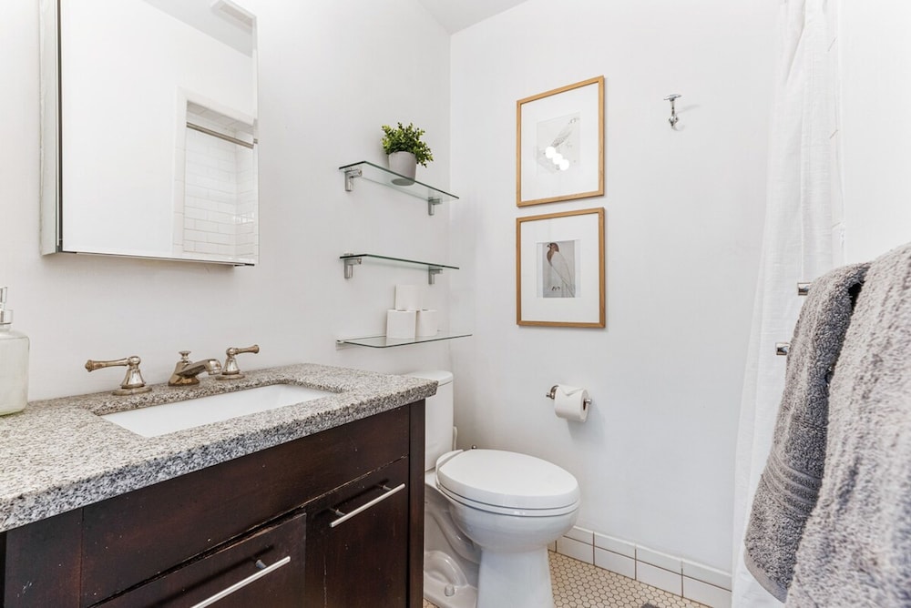 Adelphi II by Rove Travel 3BR Ft Greene w Deck