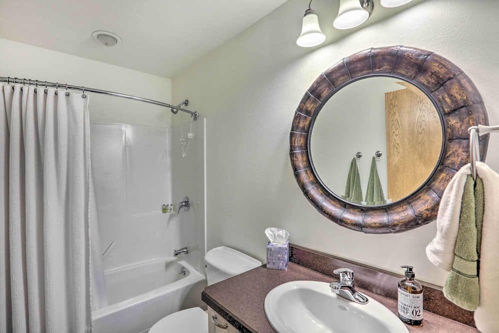 Near Skiing: Red Lodge Townhome w/ Hot Tub view 4