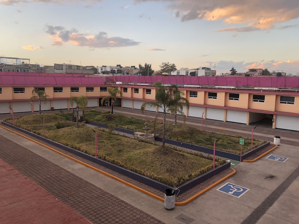 Hotel & Villas 7