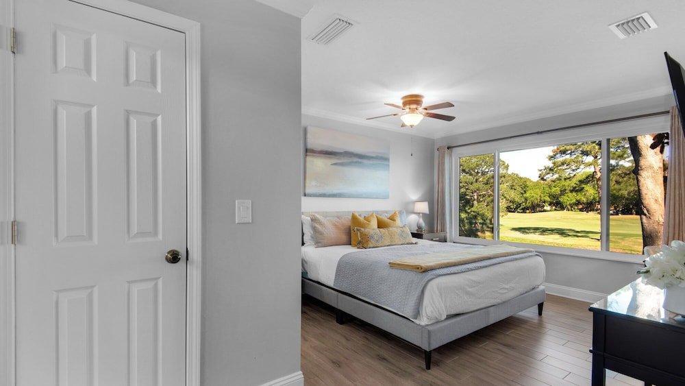 Waterfront Retreat in Sandestin w/ Golf Cart & Free Attraction Tickets!