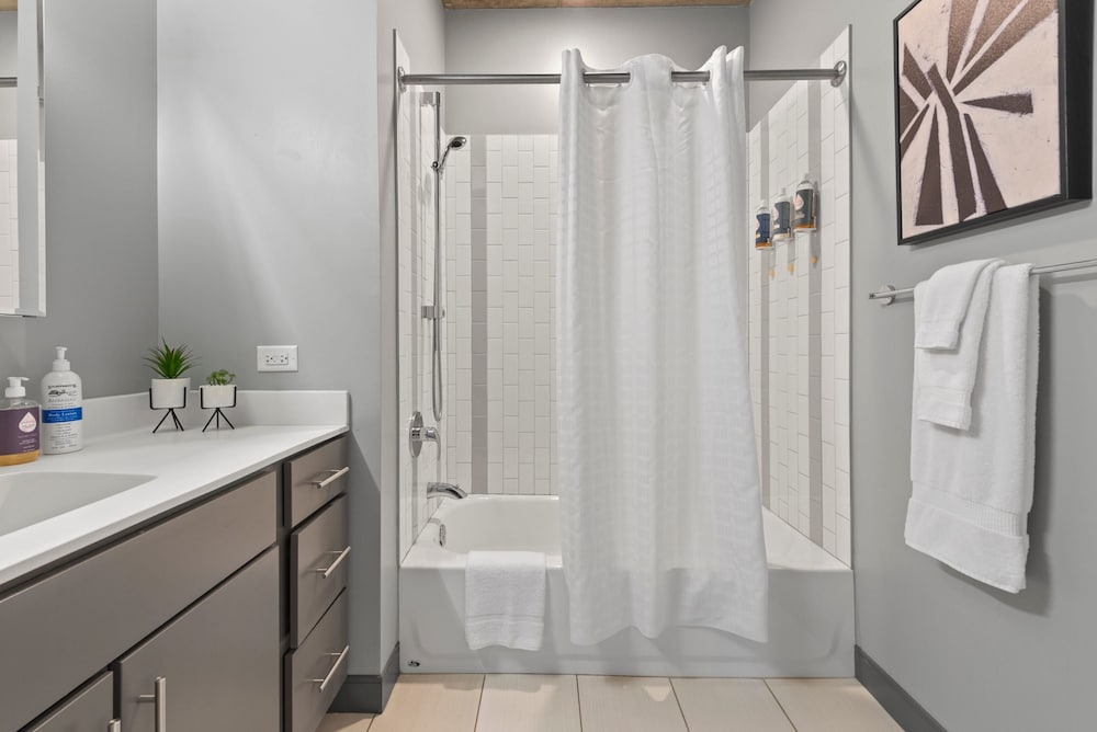 Riverwalk Apt Best Location Modern Luxury
