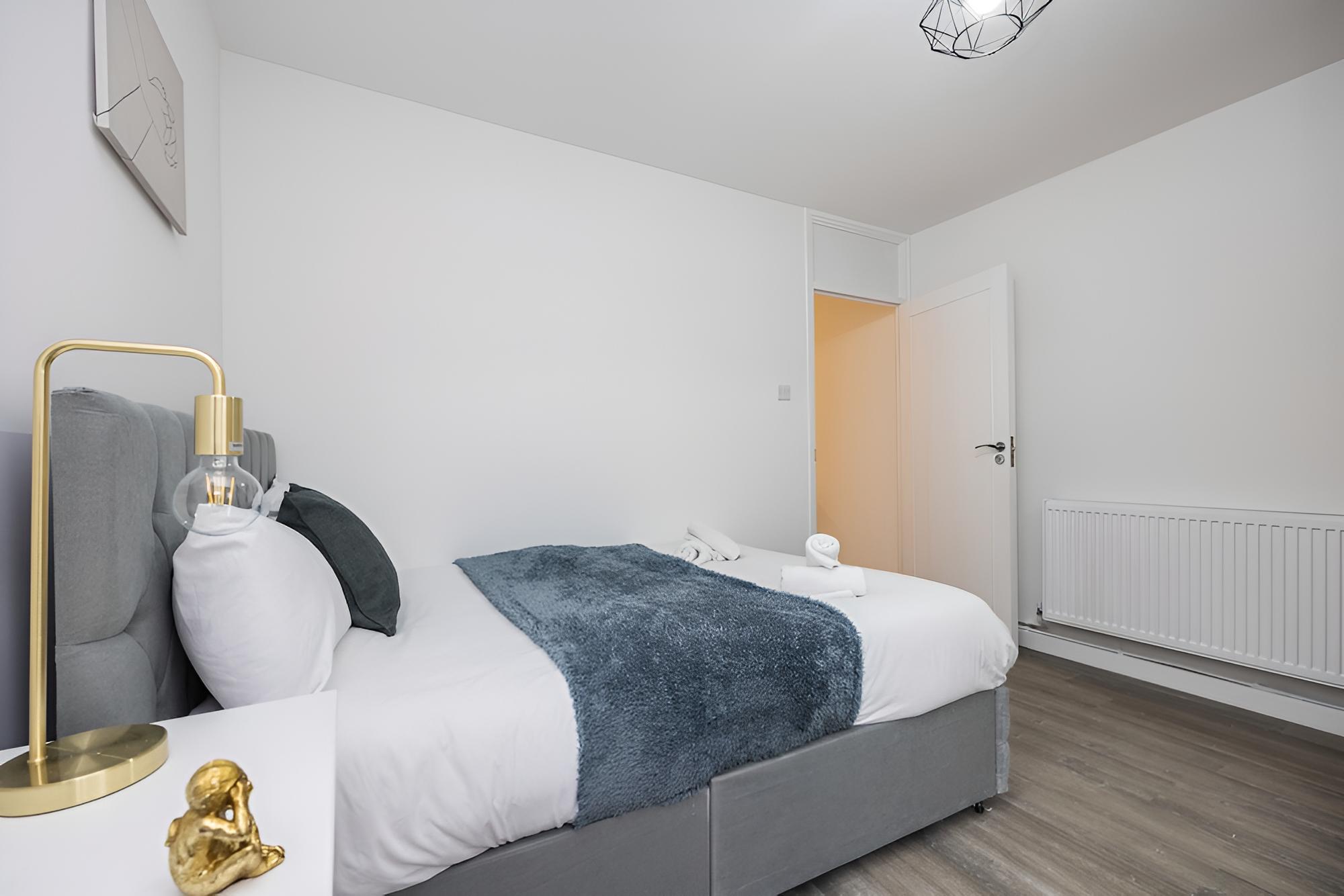 Holiday Square Aparments