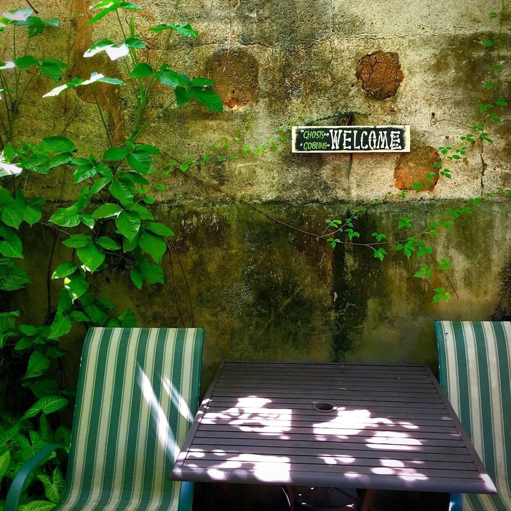 Sharemood Guest House