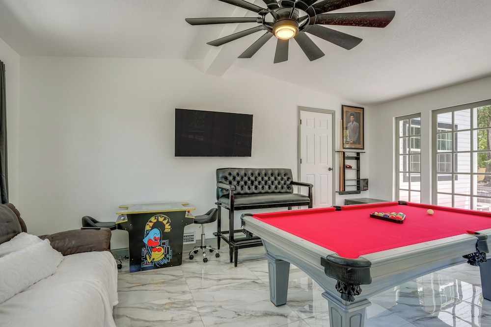 Pool Table, Fire Pit: Spacious Home in Dover!
