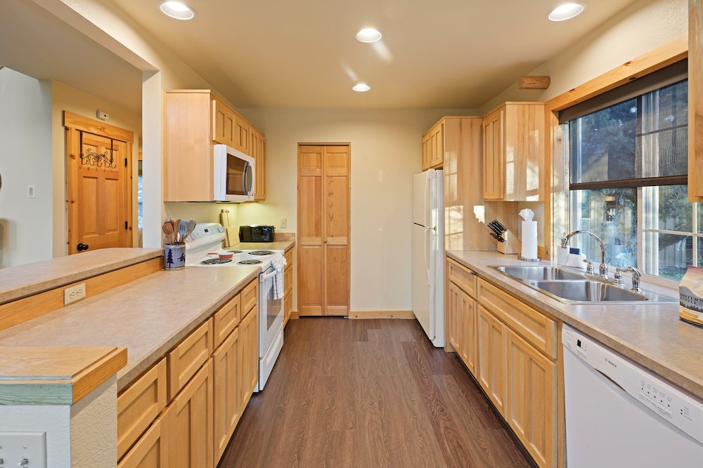 Red Wing Nest 3 Bedroom Home