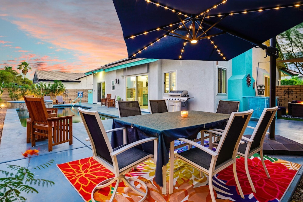 Palm Springs Escape Pool Spa Mountain Vibes