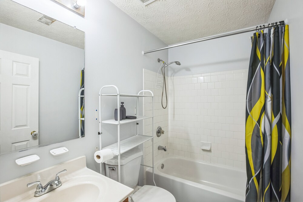 Cozy Coastal Retreat In The Heart Of Annapolis 3 Bedroom Townhouse