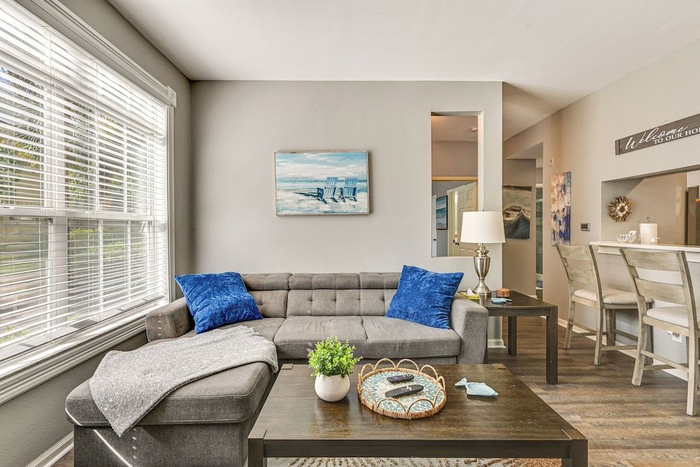 Saltwater Pool + 4 Mi to Beach: Clearwater Condo!