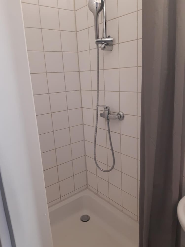 2-Rent Group Hostel Apartments SEN14