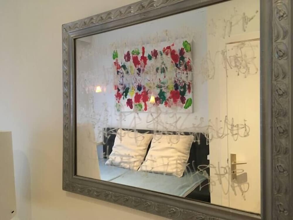 Huswell Artsy Family Apartment in City Center