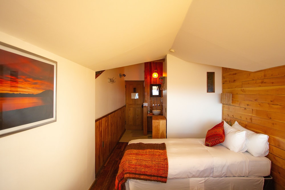Weskar Patagonian Lodge