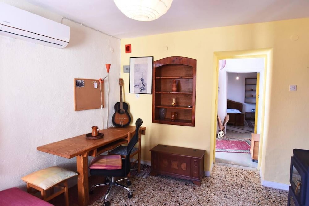 2 Bedroom Art House in Kavala view 4